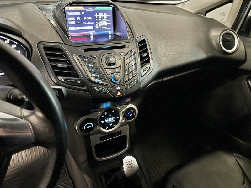 FIESTA 1.6 SE HATCH 16V FLEX 4P MANUAL - 2015 - CAXIAS DO SUL