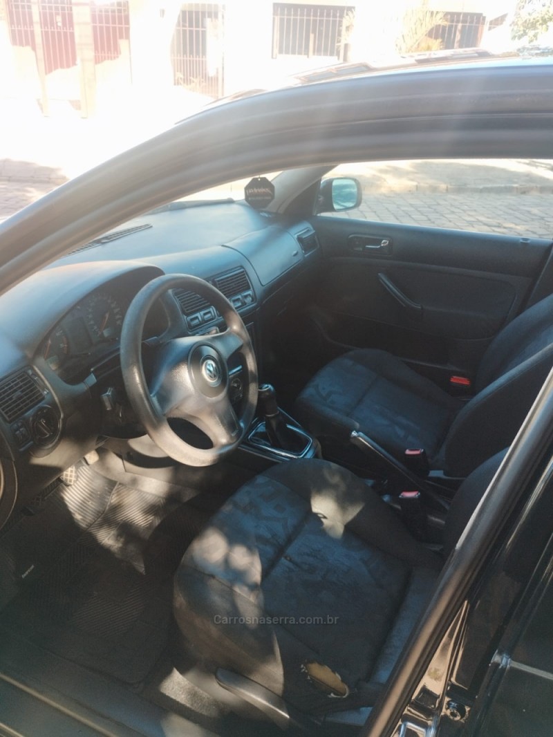 GOLF 1.6 MI GENERATION 8V GASOLINA 4P MANUAL - 2000 - CAXIAS DO SUL