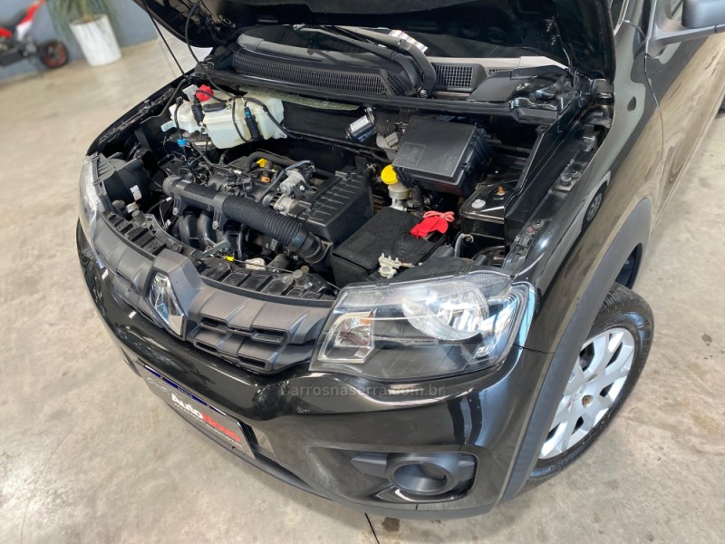 KWID 1.0 12V SCE FLEX LIFE MANUAL - 2018 - VACARIA