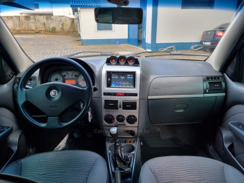 PALIO 1.8 MPI ADVENTURE LOCKER WEEKEND 8V FLEX 4P MANUAL - 2011 - VACARIA