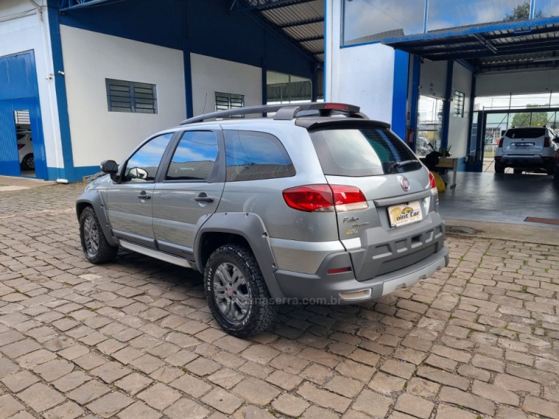 PALIO 1.8 MPI ADVENTURE LOCKER WEEKEND 8V FLEX 4P MANUAL - 2011 - VACARIA