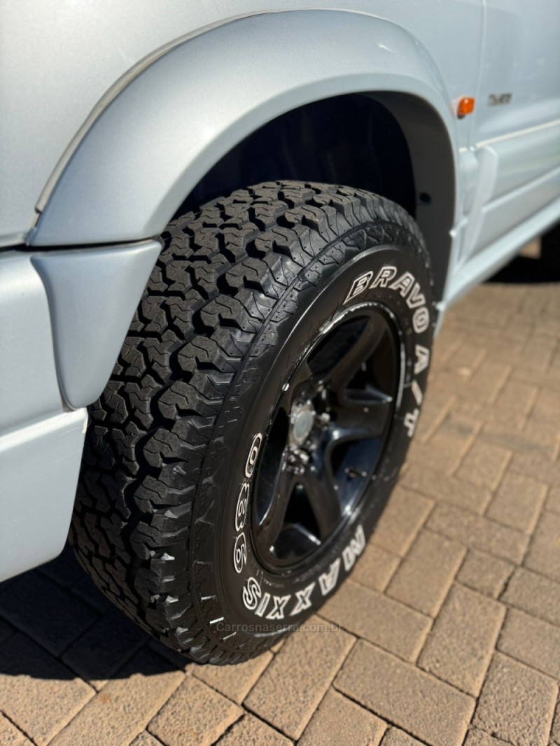 TRACKER 2.0 4X4 16V GASOLINA 4P MANUAL - 2009 - BROCHIER