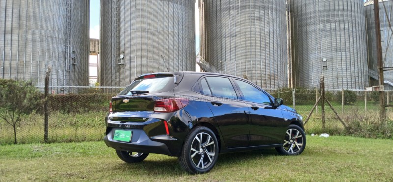 ONIX 1.0 LT 12V FLEX 4P MANUAL - 2023 - VACARIA