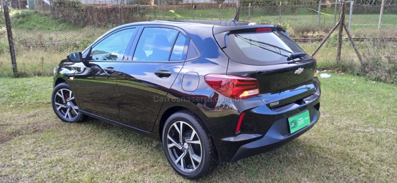 ONIX 1.0 LT 12V FLEX 4P MANUAL - 2023 - VACARIA