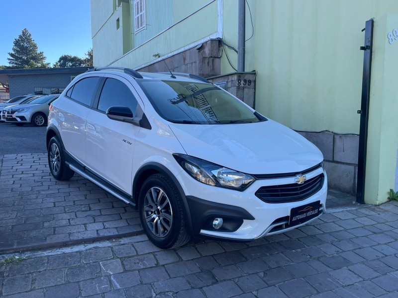ONIX 1.4 MPFI ACTIV 8V FLEX 4P MANUAL - 2017 - CAXIAS DO SUL