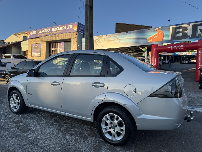 FIESTA 1.6 ROCAM SEDAN 8V FLEX 4P MANUAL - 2011 - DOIS IRMãOS