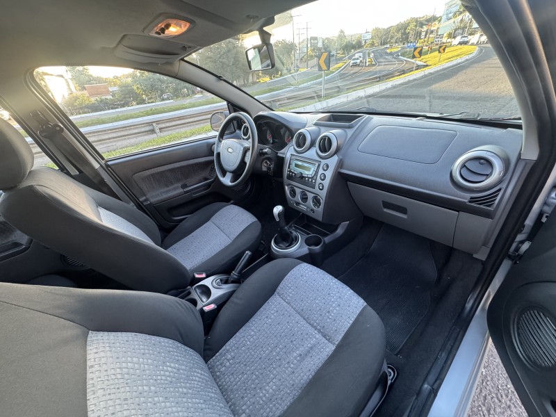 FIESTA 1.6 ROCAM SEDAN 8V FLEX 4P MANUAL - 2011 - DOIS IRMãOS