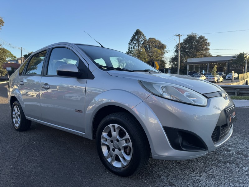 FIESTA 1.6 ROCAM SEDAN 8V FLEX 4P MANUAL - 2011 - DOIS IRMãOS