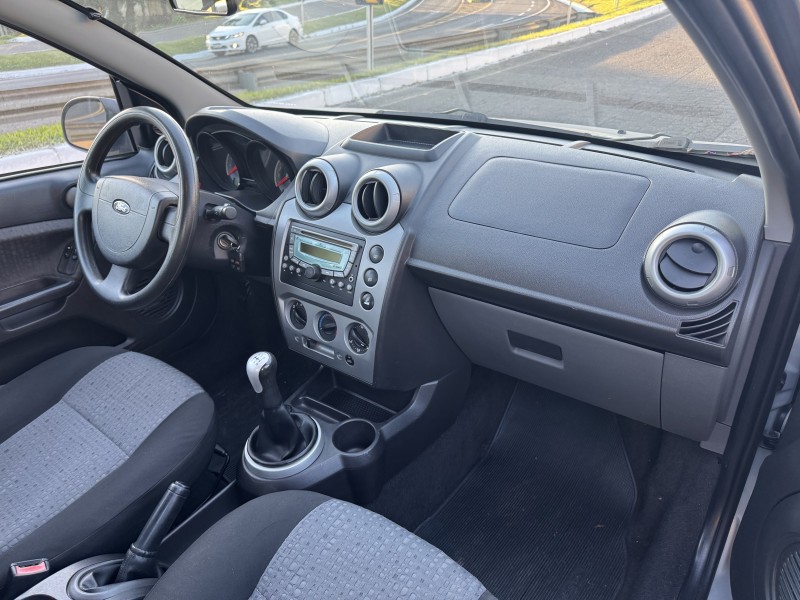 FIESTA 1.6 ROCAM SEDAN 8V FLEX 4P MANUAL - 2011 - DOIS IRMãOS