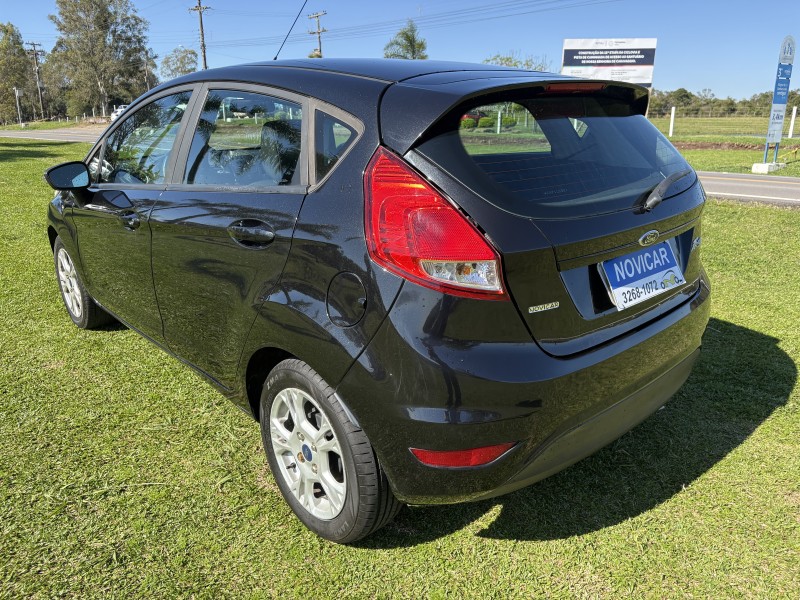 FIESTA 1.5 SE HATCH 16V FLEX 4P MANUAL - 2014 - FARROUPILHA