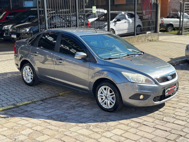 FOCUS 2.0 GLX SEDAN 16V FLEX 4P AUTOMÁTICO - 2012 - CAXIAS DO SUL