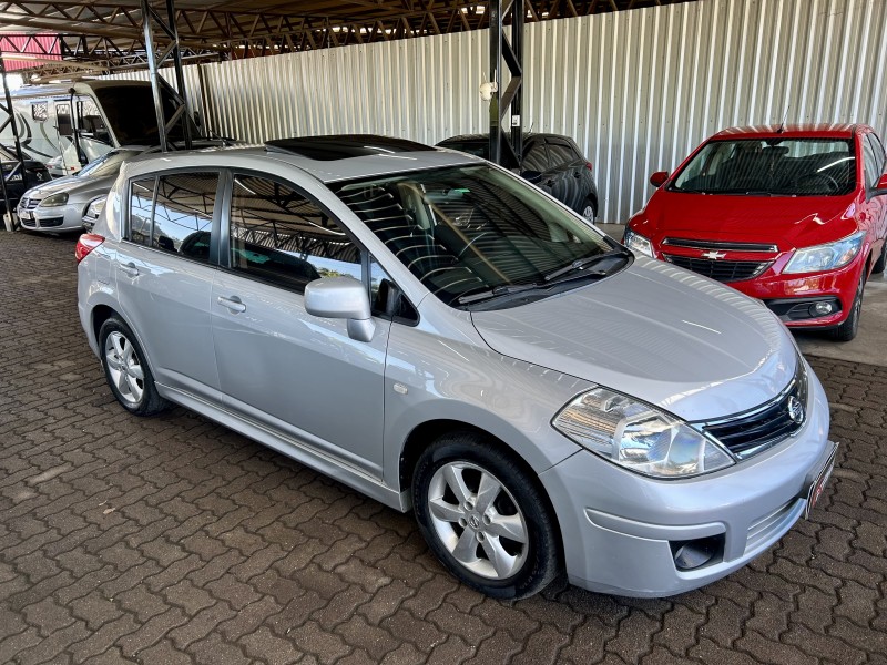 TIIDA 1.8 SL 16V FLEX 4P AUTOMÁTICO - 2013 - SãO SEBASTIãO DO CAí
