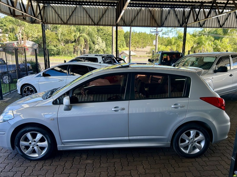 TIIDA 1.8 SL 16V FLEX 4P AUTOMÁTICO - 2013 - SãO SEBASTIãO DO CAí