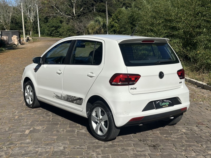 FOX 1.6 MI ROCK IN RIO 8V FLEX 4P MANUAL - 2016 - NOVA PRATA