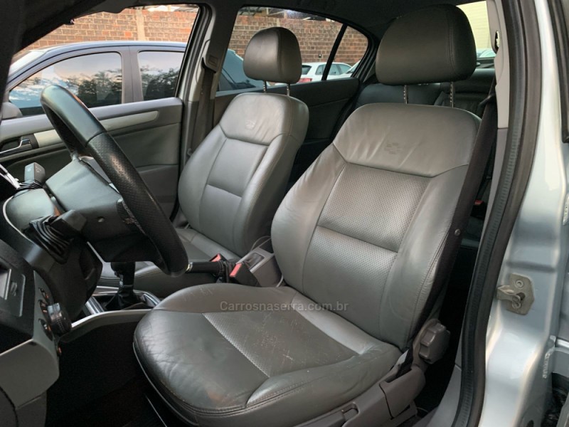VECTRA 2.0 MPFI ELEGANCE 8V 140CV FLEX 4P MANUAL - 2011 - CAXIAS DO SUL