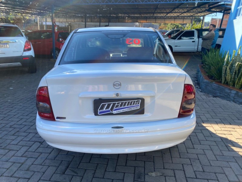 CORSA 1.0 MPFI CLASSIC SEDAN 8V GASOLINA 4P MANUAL - 2003 - CANELA