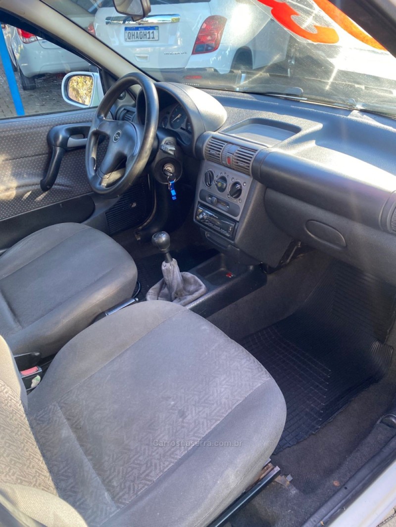 CORSA 1.0 MPFI CLASSIC SEDAN 8V GASOLINA 4P MANUAL - 2003 - CANELA