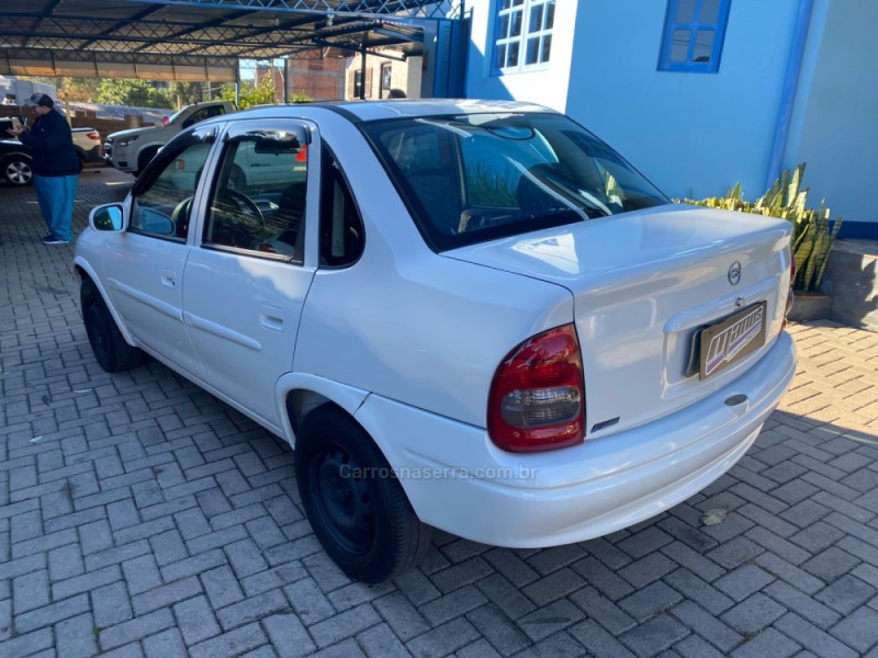 CORSA 1.0 MPFI CLASSIC SEDAN 8V GASOLINA 4P MANUAL - 2003 - CANELA