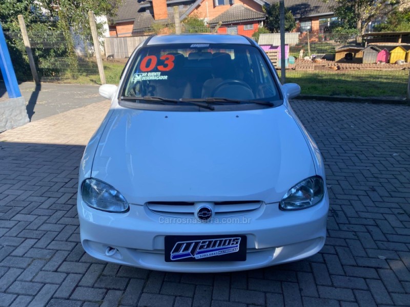 CORSA 1.0 MPFI CLASSIC SEDAN 8V GASOLINA 4P MANUAL - 2003 - CANELA