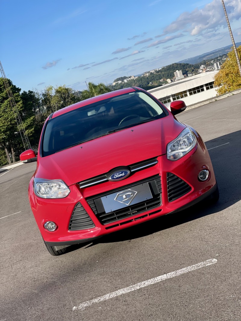 FOCUS 1.6 SE 16V FLEX 4P MANUAL - 2014 - CAXIAS DO SUL