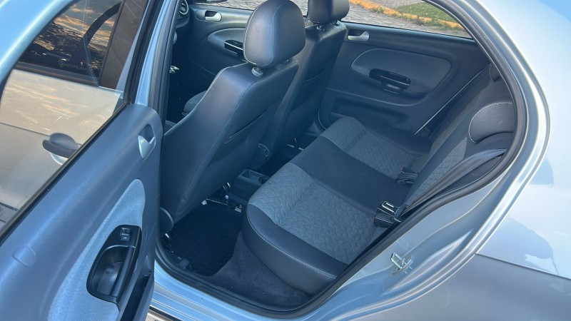 GOL 1.0 MI TRACK 8V FLEX 4P MANUAL - 2014 - FARROUPILHA