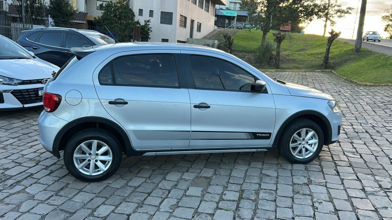GOL 1.0 MI TRACK 8V FLEX 4P MANUAL - 2014 - FARROUPILHA