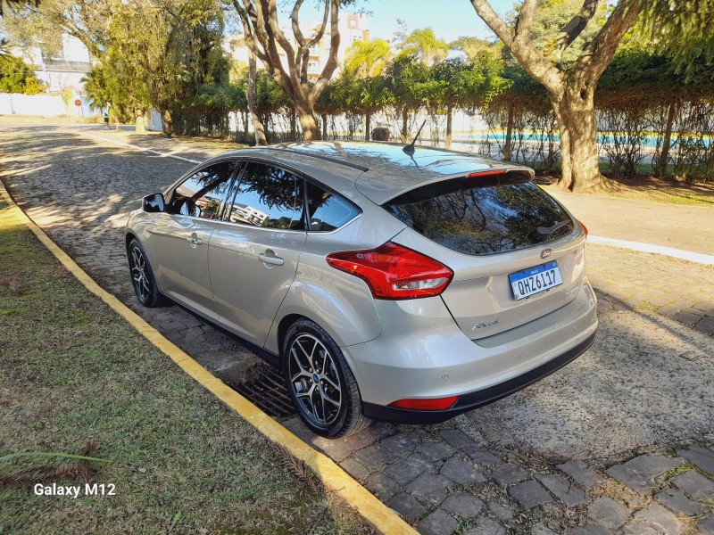 FOCUS 2.0 TITANIUM HATCH 16V FLEX 4P AUTOMÁTICO - 2016 - FARROUPILHA
