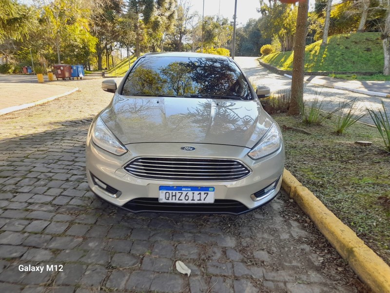 FOCUS 2.0 TITANIUM HATCH 16V FLEX 4P AUTOMÁTICO - 2016 - FARROUPILHA