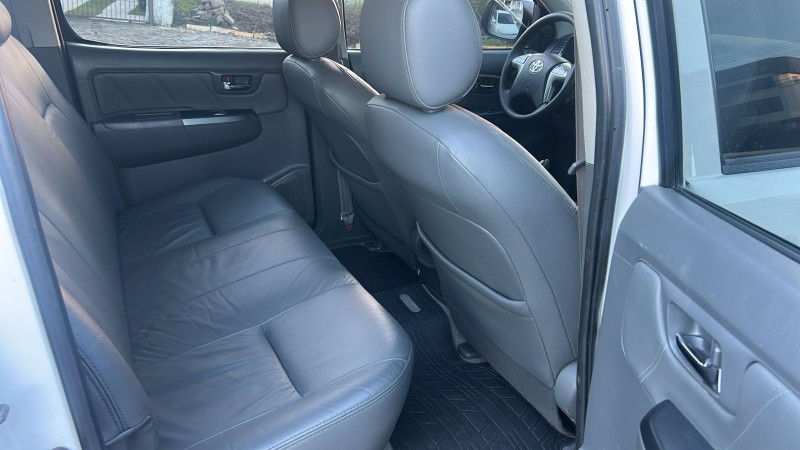 HILUX 3.0 SRV 4X4 CD 16V TURBO INTERCOOLER DIESEL 4P AUTOMÁTICO - 2014 - FARROUPILHA