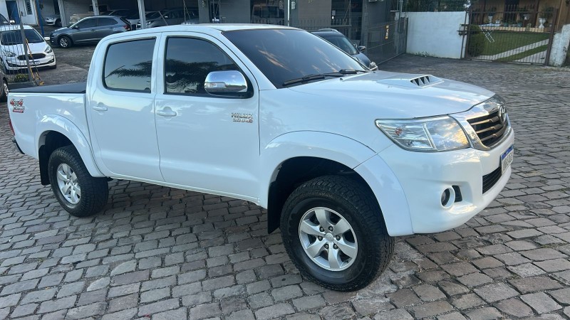 HILUX 3.0 SRV 4X4 CD 16V TURBO INTERCOOLER DIESEL 4P AUTOMÁTICO - 2014 - FARROUPILHA