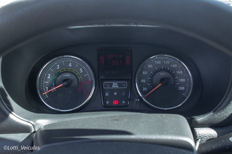 CLIO 1.0 EXPRESSION 16V GASOLINA 4P MANUAL - 2015 - FARROUPILHA