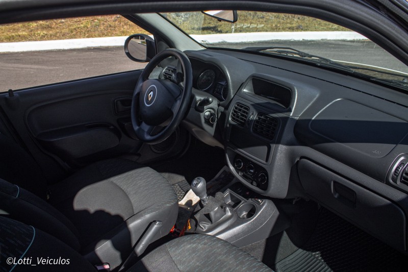 CLIO 1.0 EXPRESSION 16V GASOLINA 4P MANUAL - 2015 - FARROUPILHA