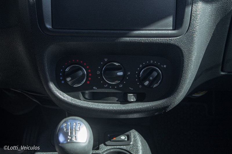 CLIO 1.0 EXPRESSION 16V GASOLINA 4P MANUAL - 2015 - FARROUPILHA