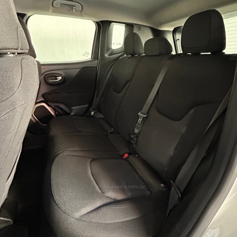 RENEGADE 1.8 16V FLEX SPORT 4P AUTOMÁTICO - 2016 - VACARIA