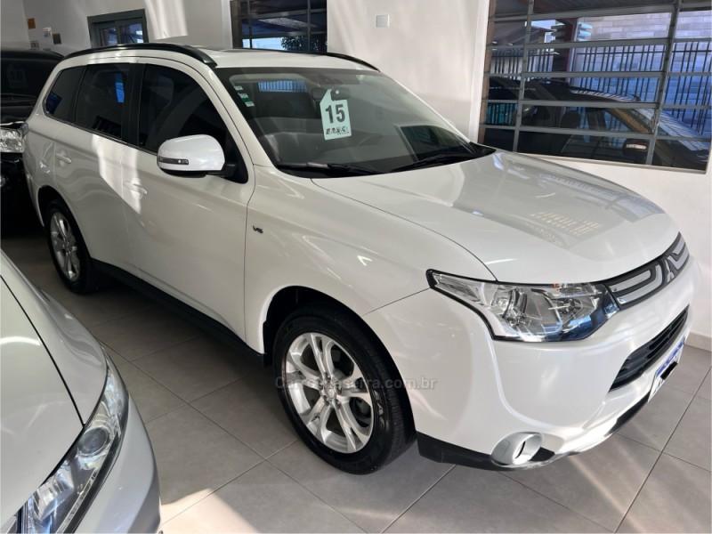 OUTLANDER 3.0 GT 4X4 V6 24V GASOLINA 4P AUTOMÁTICO - 2015 - CARLOS BARBOSA
