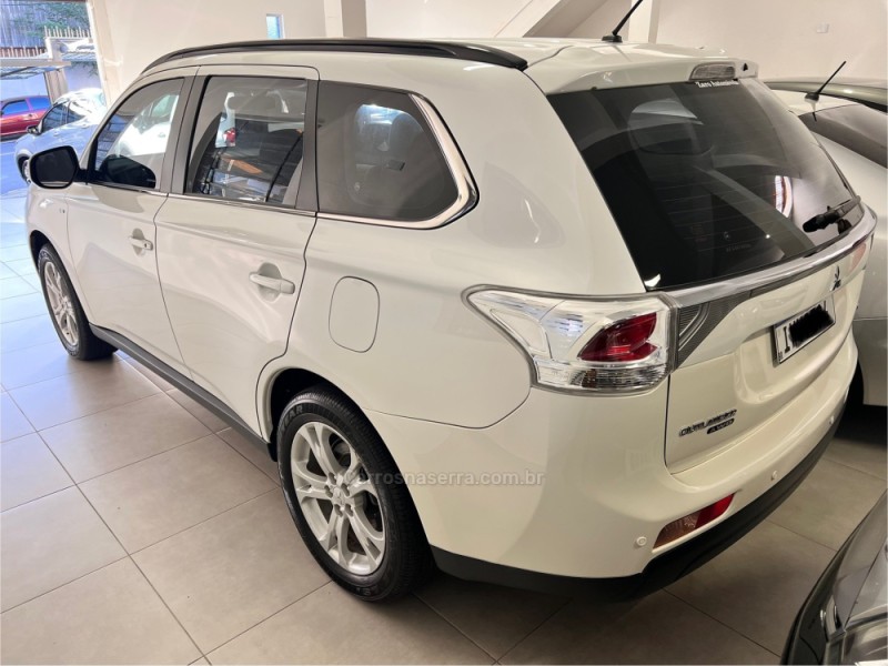 OUTLANDER 3.0 GT 4X4 V6 24V GASOLINA 4P AUTOMÁTICO - 2015 - CARLOS BARBOSA