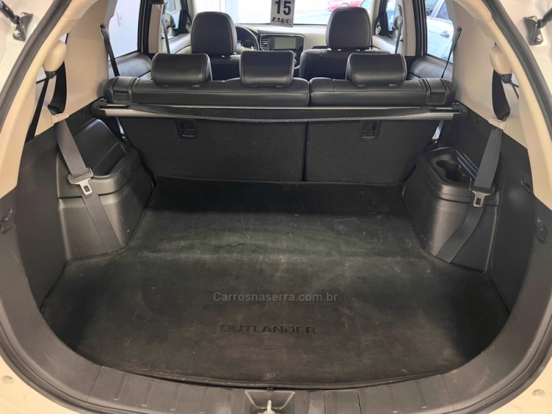 OUTLANDER 3.0 GT 4X4 V6 24V GASOLINA 4P AUTOMÁTICO - 2015 - CARLOS BARBOSA