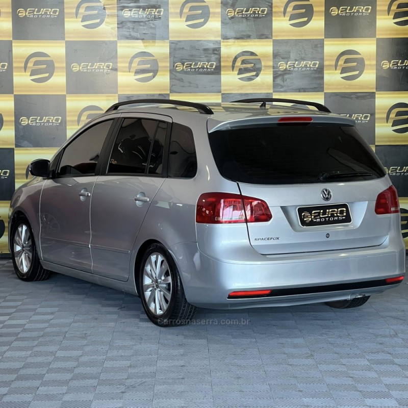 SPACEFOX 1.6 MI 8V FLEX 4P MANUAL - 2011 - PORTãO