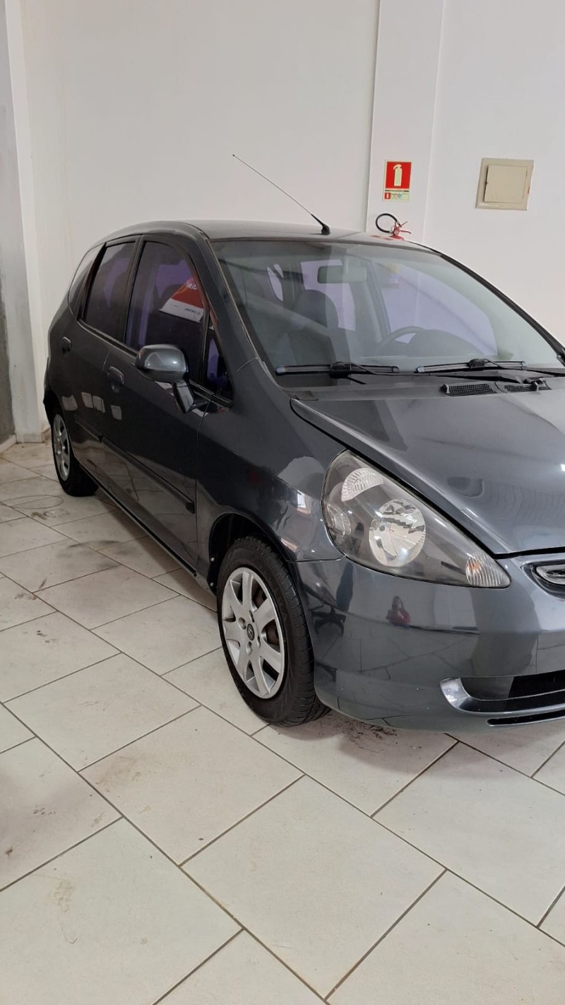 FIT 1.4 LXL 8V GASOLINA 4P MANUAL - 2005 - ESTRELA