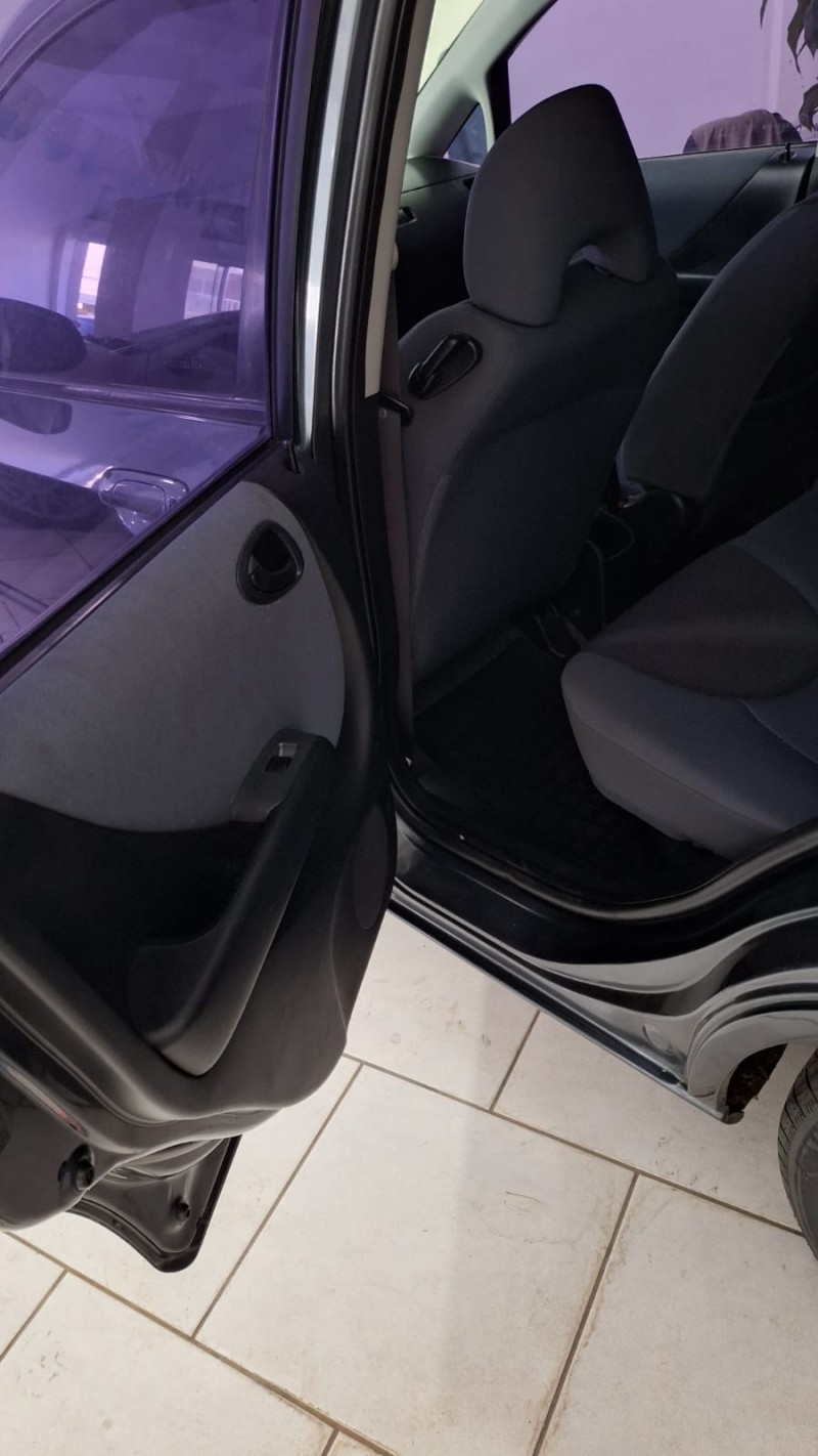 FIT 1.4 LXL 8V GASOLINA 4P MANUAL - 2005 - ESTRELA