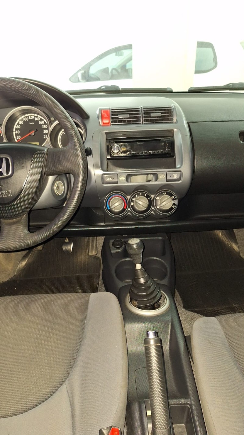 FIT 1.4 LXL 8V GASOLINA 4P MANUAL - 2005 - ESTRELA