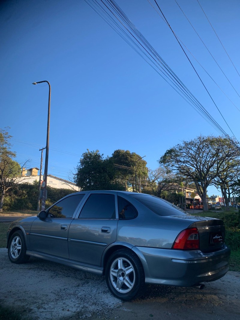 VECTRA 2.2 MPFI GLS 8V GASOLINA 4P MANUAL - 2000 - CAXIAS DO SUL