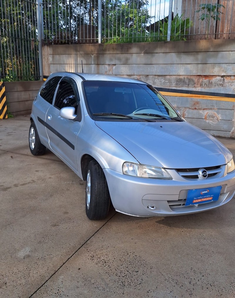 CELTA 1.0 MPFI LS 8V FLEX 2P MANUAL - 2001 - ESTRELA
