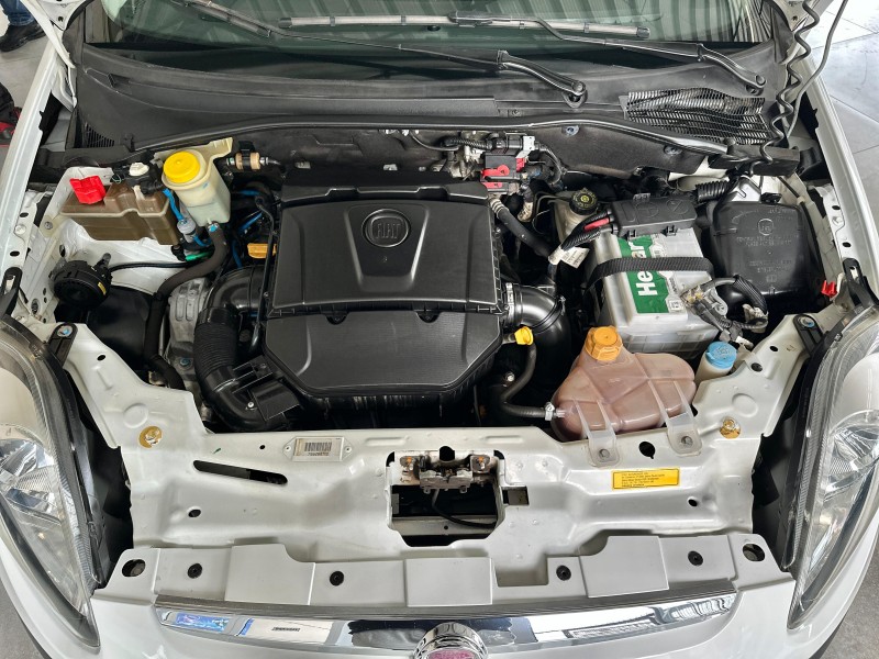 PUNTO 1.6 ESSENCE 16V FLEX 4P MANUAL - 2013 - CAXIAS DO SUL