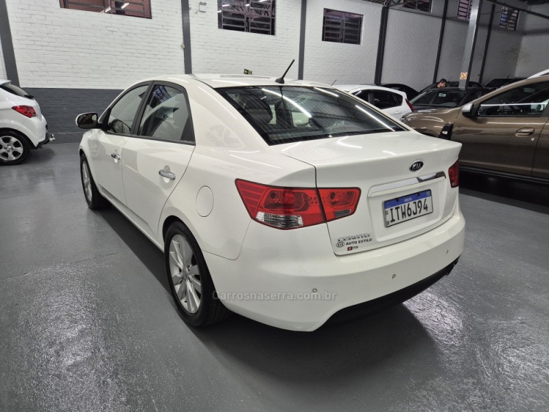 CERATO 1.6 SX3 16V GASOLINA 4P AUTOMÁTICO - 2013 - GARIBALDI