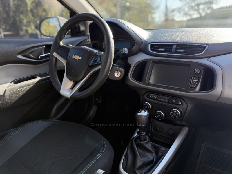ONIX 1.4 MPFI LT 8V FLEX 4P MANUAL - 2019 - PAROBé
