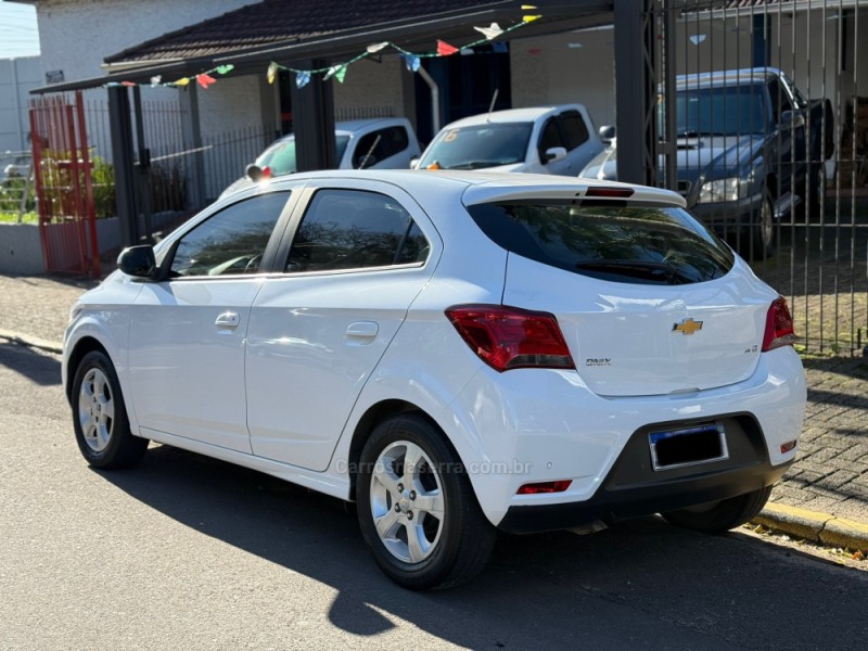 ONIX 1.4 MPFI LT 8V FLEX 4P MANUAL - 2019 - PAROBé