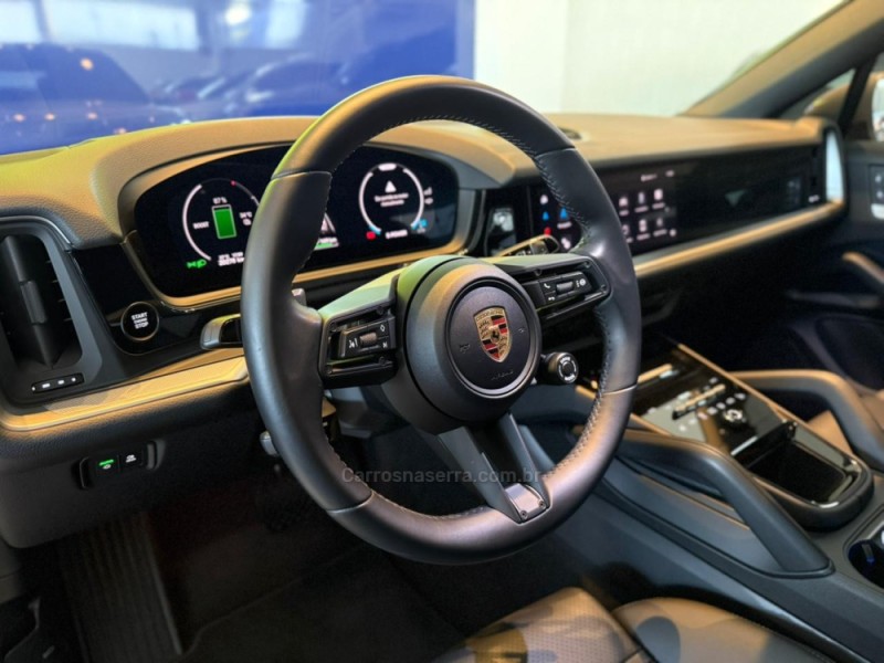 CAYENNE 3.0 V6 COUPÉ AWD HIBRIDO AUTOMÁTICO - 2024 - SãO LEOPOLDO