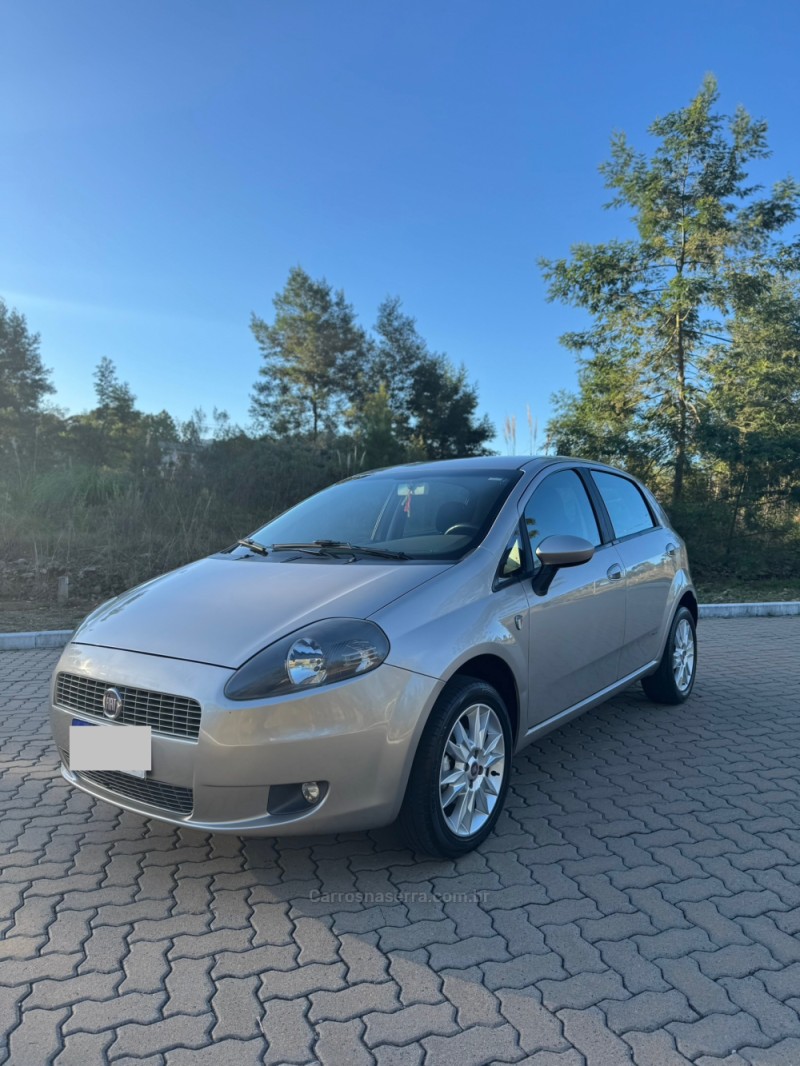 PUNTO 1.4 ATTRACTIVE ITALIA 8V FLEX 4P MANUAL - 2012 - BENTO GONçALVES