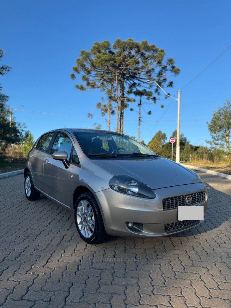 PUNTO 1.4 ATTRACTIVE ITALIA 8V FLEX 4P MANUAL - 2012 - BENTO GONçALVES